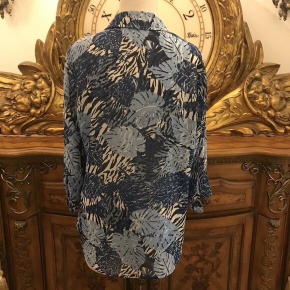 GLORIA VANDERBILT. Size Small. Sheer Button Front Shirt. Tab 3/4 Sleeves. B20 - Picture 5 of 6
